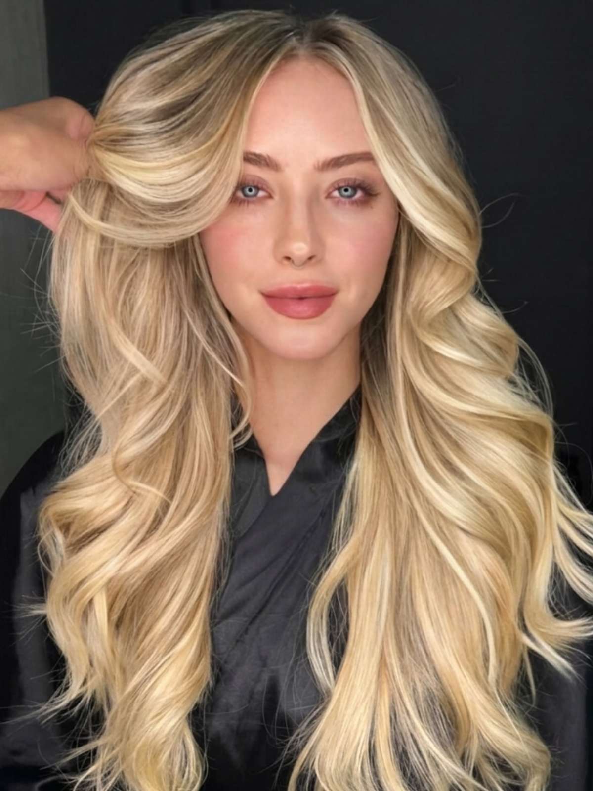 Mechas personalizadas para quem busca um loiro moderno, natural e de fácil manutenção, valorizando o rosto e evitando retoques frequentes.