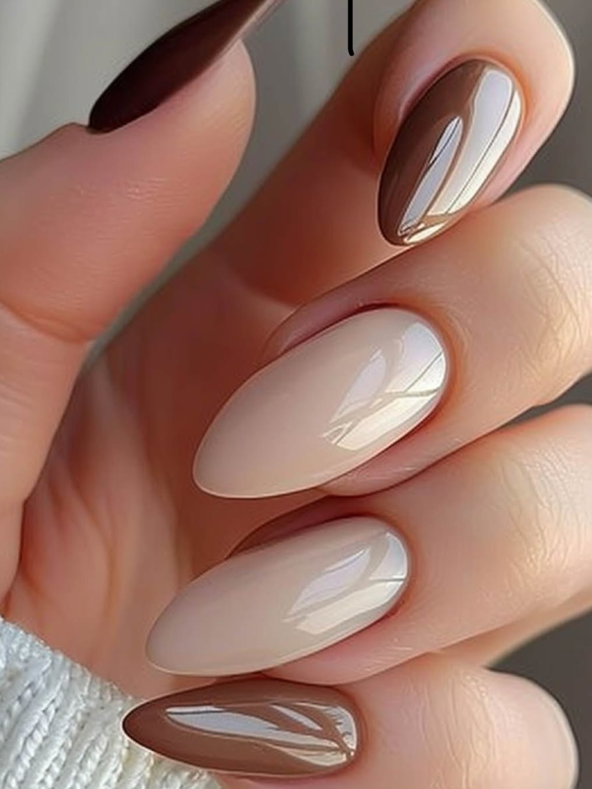 Manicure e unhas em gel com acabamento preciso, durabilidade e aparência elegante.